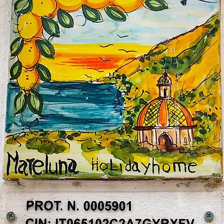 Mareluna Holiday *